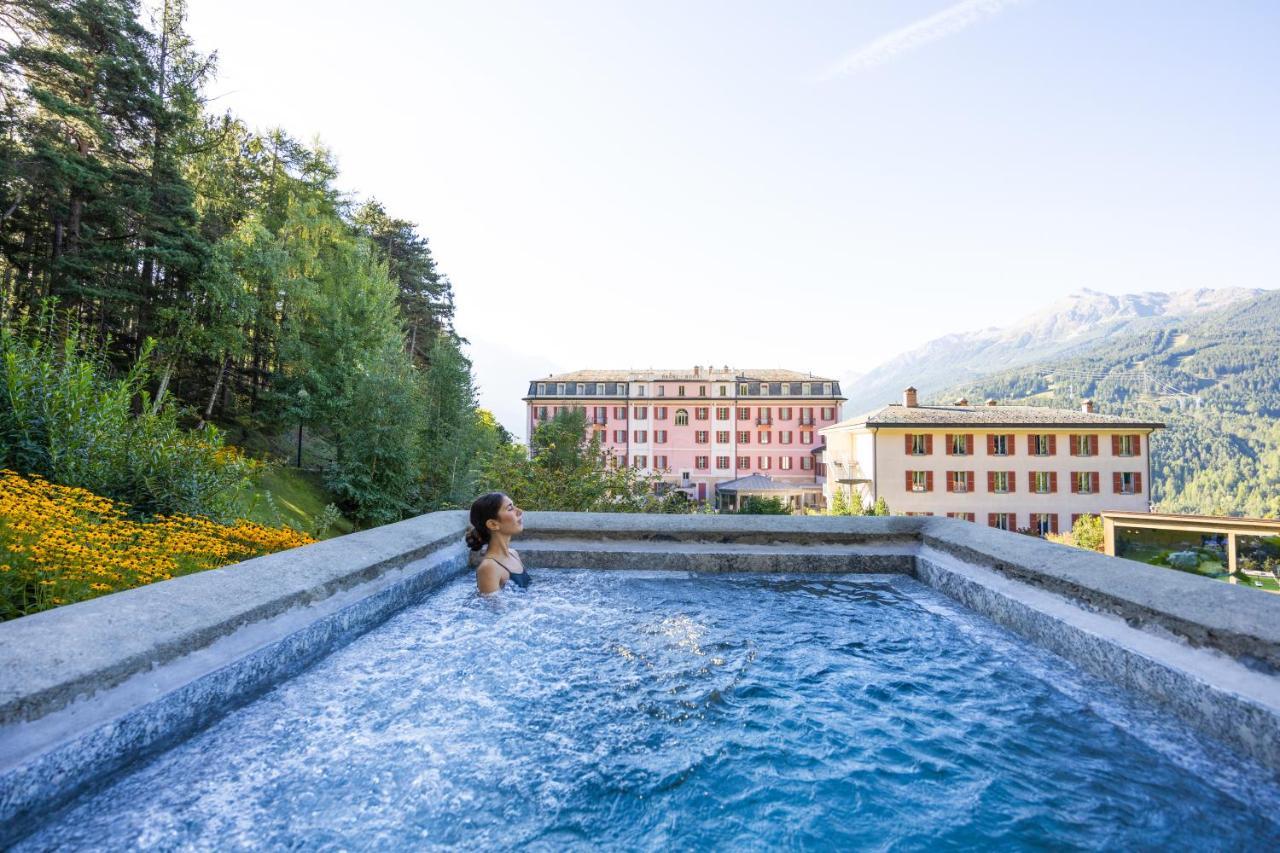 Qc Terme Grand Hotel Bagni Nuovi Bormio Exteriér fotografie The outdoor thermal pool