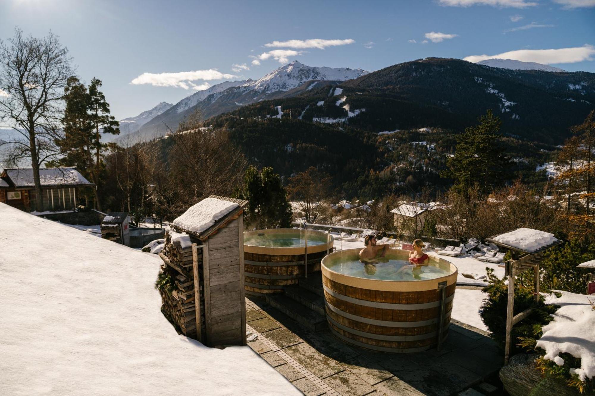 Qc Terme Grand Hotel Bagni Nuovi Bormio Exteriér fotografie Outdoor hot tubs at the 7132 Summit