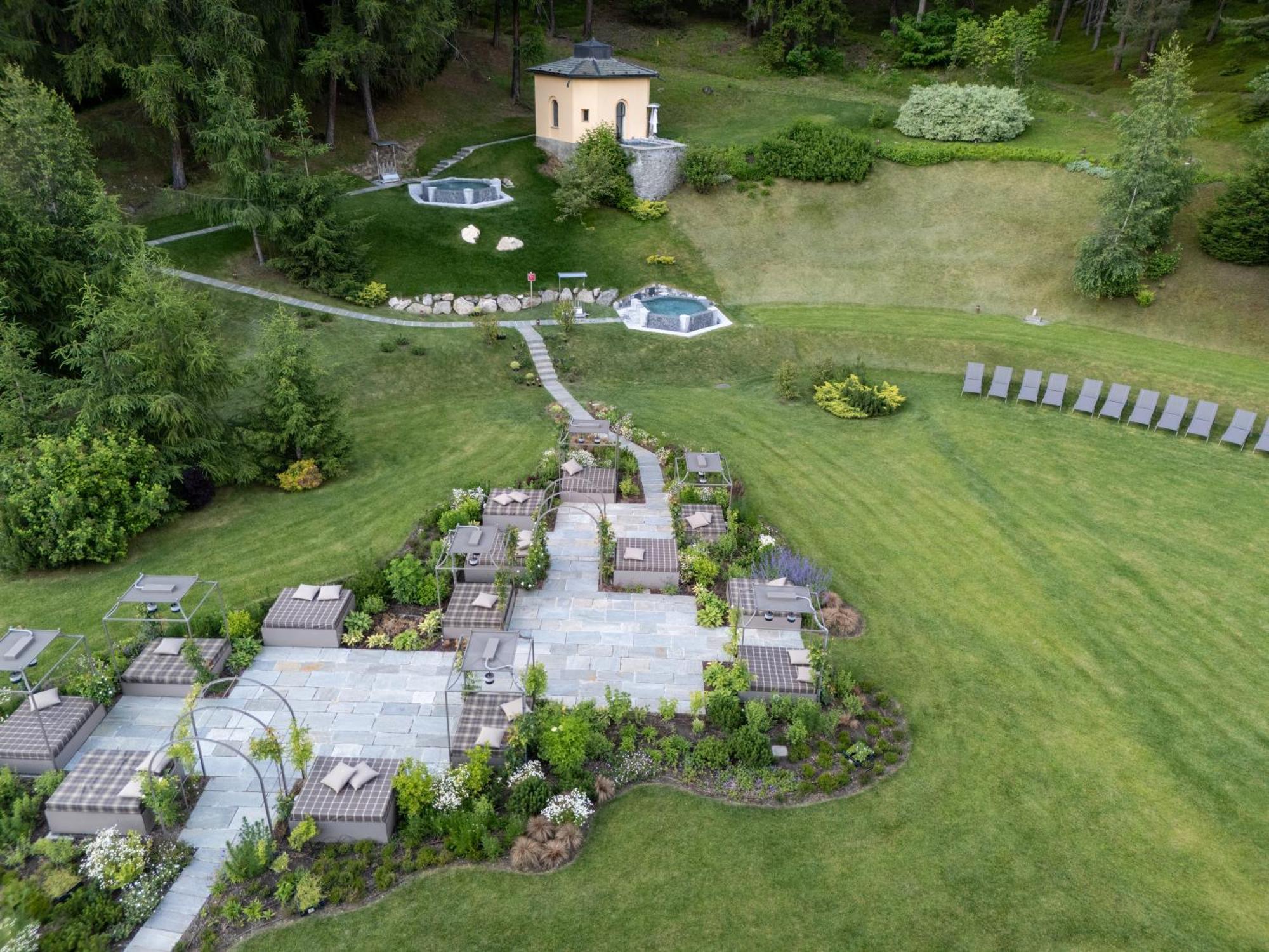 Qc Terme Grand Hotel Bagni Nuovi Bormio Exteriér fotografie Aerial view of the spa