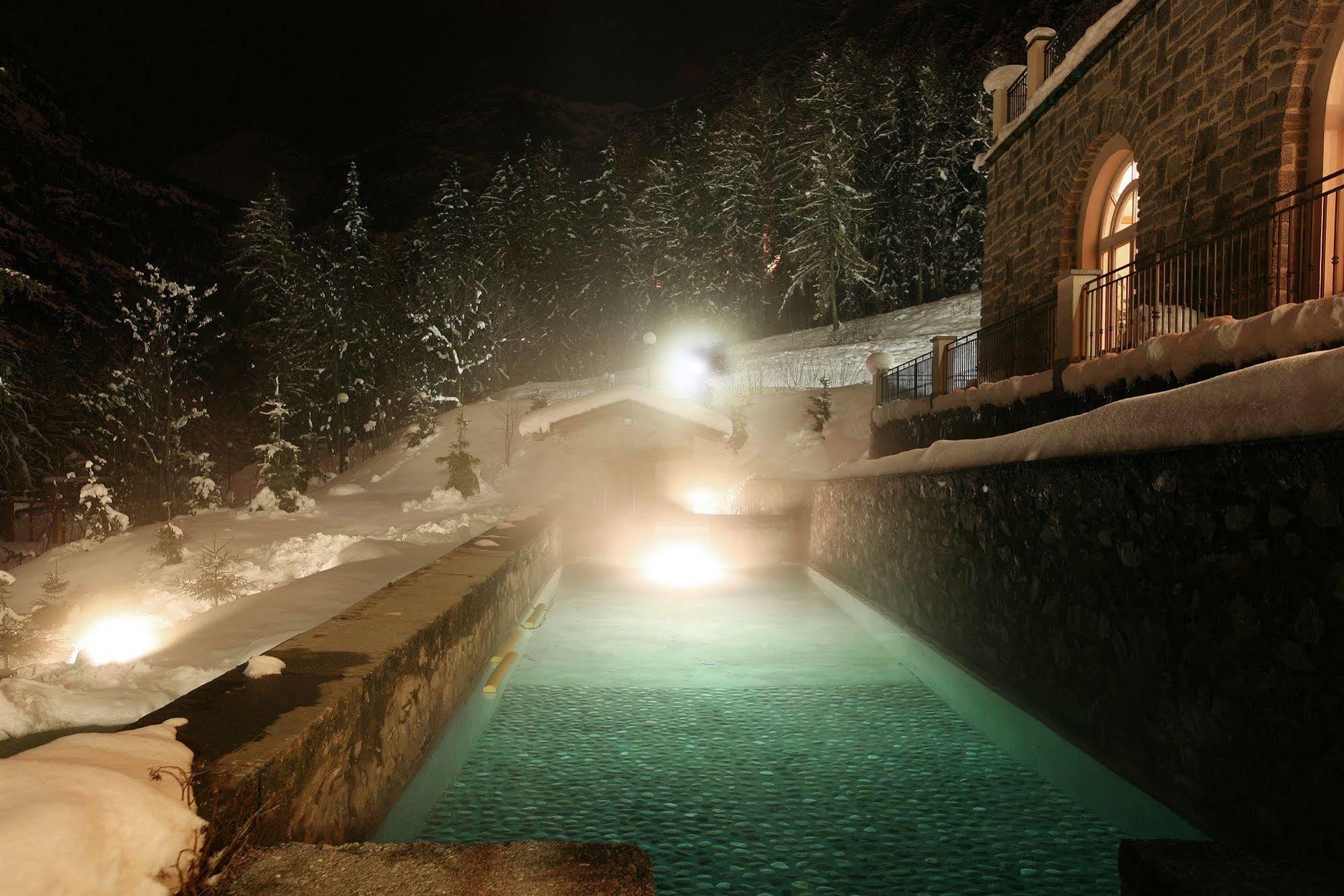 Qc Terme Grand Hotel Bagni Nuovi Bormio Exteriér fotografie The thermal springs of Poligon