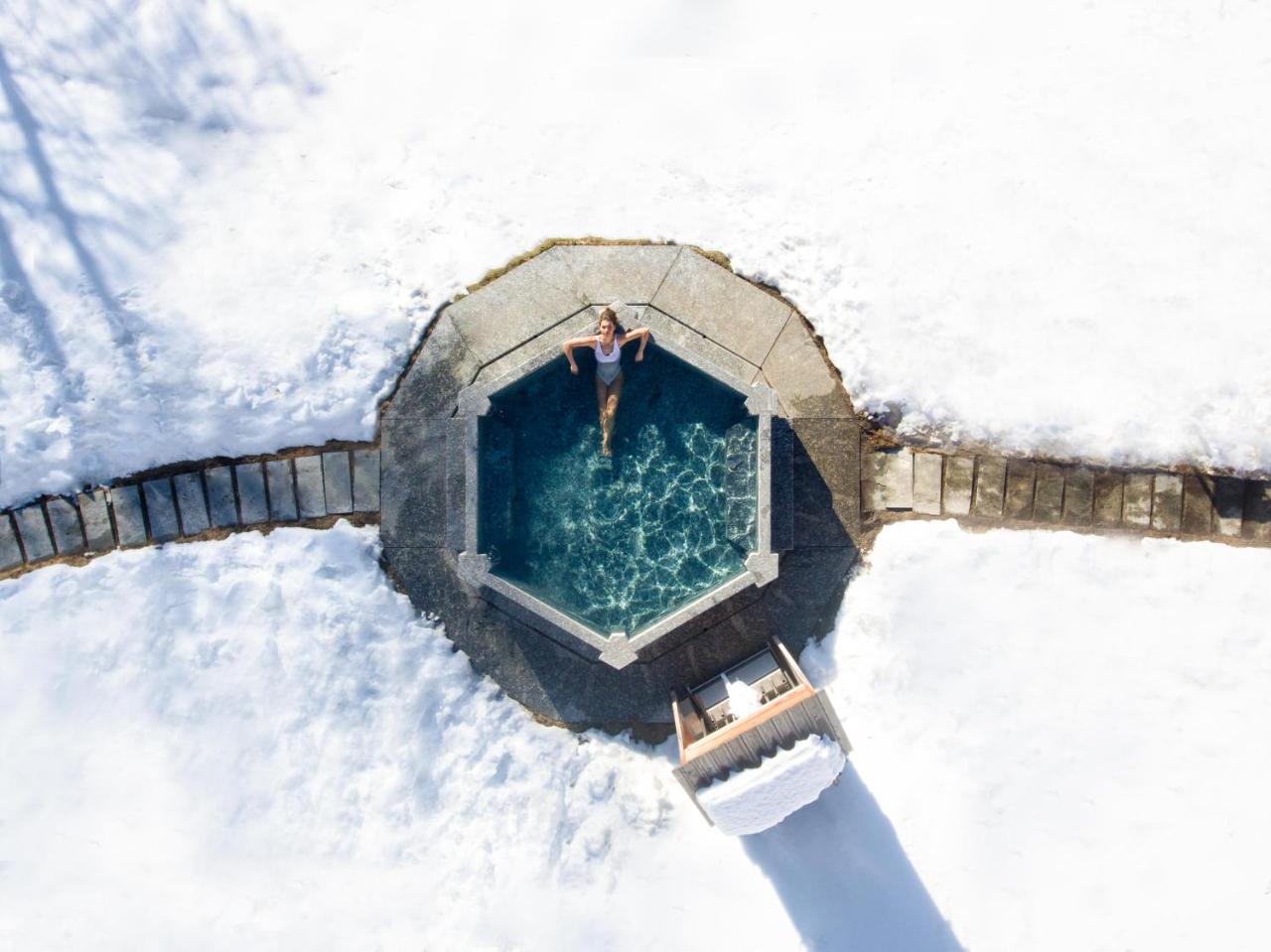 Qc Terme Grand Hotel Bagni Nuovi Bormio Exteriér fotografie Aerial view of the Blue Lagoon